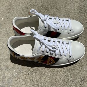 Authentic Gucci sneakers ( 6UK-9US -39 EU ).